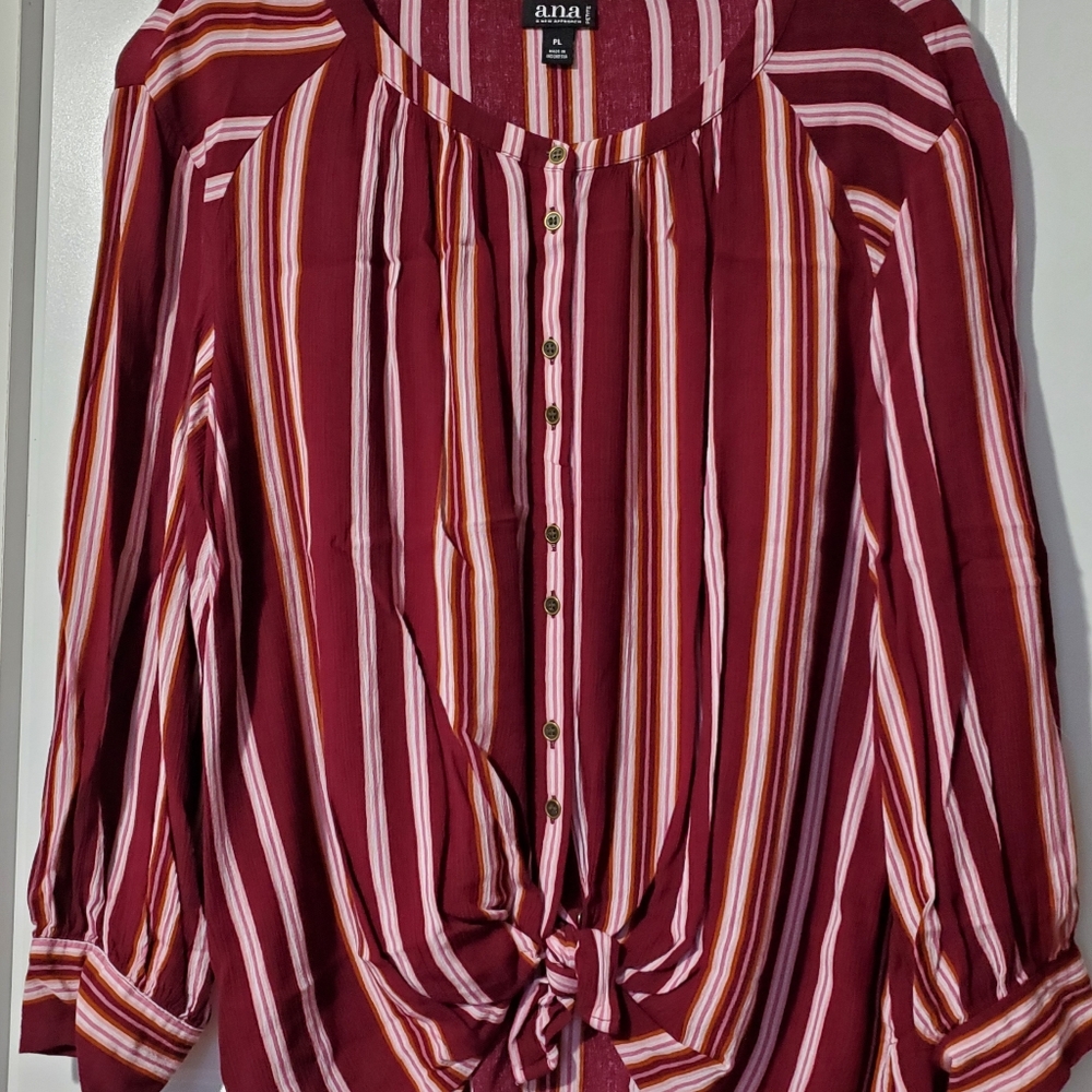 a.n.a a new approach Blouse Scoop Neck Button Down Size PL
